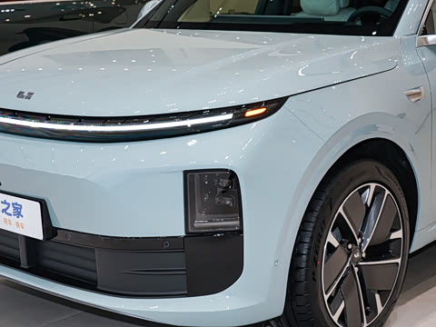 2025�� Pro ���ܻ��°�