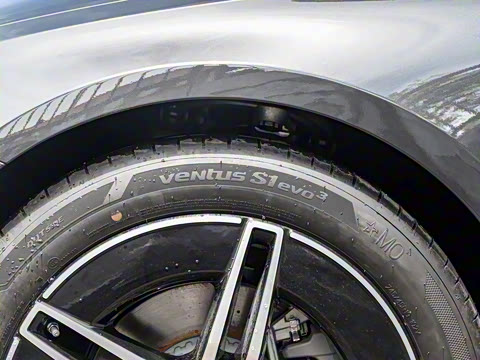 2025�� �Ŀ� E 260 �˶���