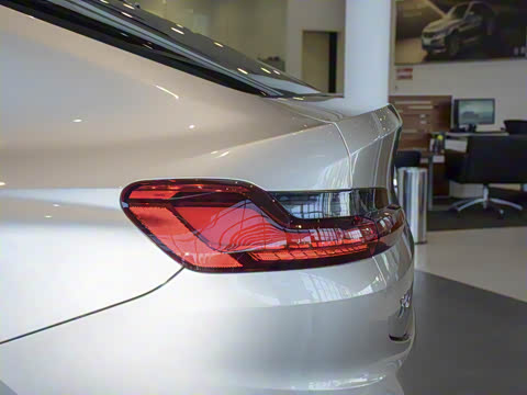 2021�� �Ŀ� xDrive 25i M�˶���ҹ��װ