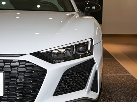 2022�� V10 Coupe performance