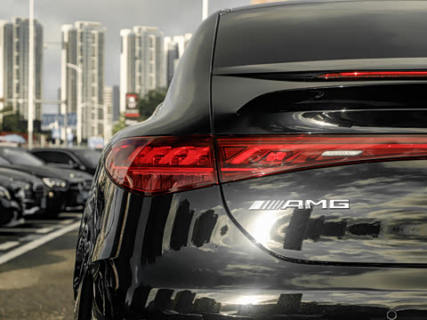 2023�� AMG EQE 53 4MATIC+