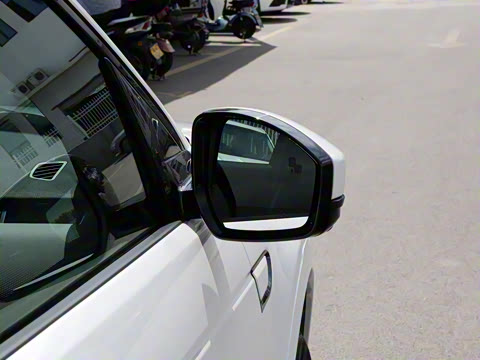 2022�� �Ŀ� 249PS R-Dynamic SE ���ܿƼ��� 5��