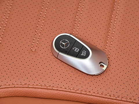 2023�� GLC 300 L 4MATIC ������ 7��