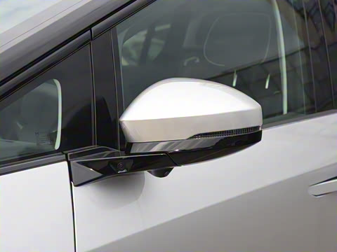 2025�� 702���������� Max