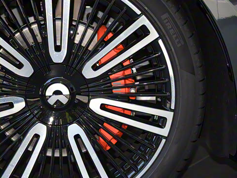 2025�� 102kWh ǩ����