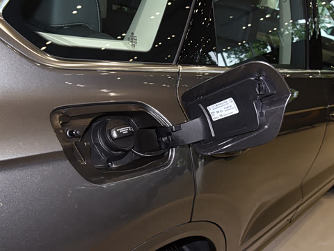 2025�� 2.0TSI ��Ӱ��