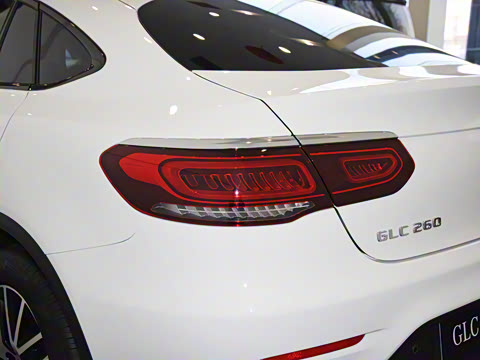 2021�� GLC 260 4MATIC ����SUV