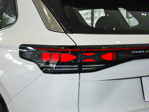 2025�� ̽��L 380TSI ��������