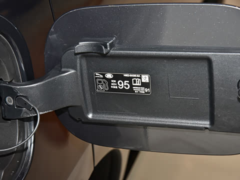 2025�� 3.0 L6 400PS �����ӳ���