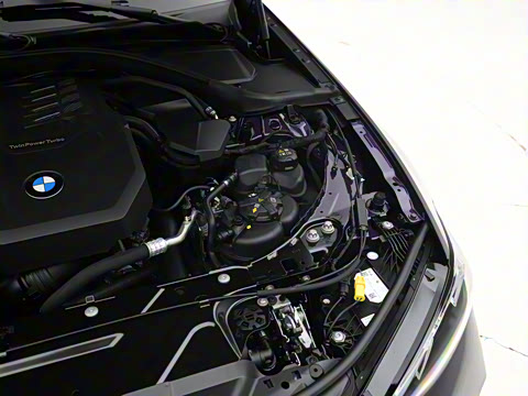 2025�� 330i 50����������