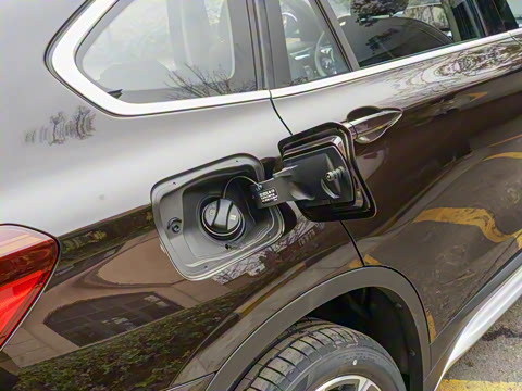 2022�� sDrive20Li ������