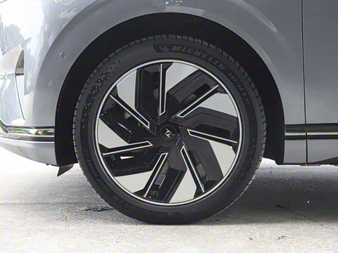 2025�� 636Ultra���Ȱ� 5��