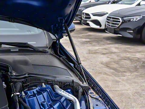 2025�� �Ŀ� C 260 L �˶���