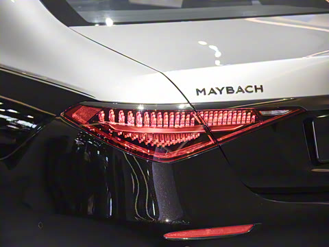 2025�� �Ŀ� S 680 4MATIC ��ҹ��