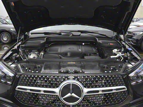 2025�� �Ŀ� GLE 450 4MATIC ������