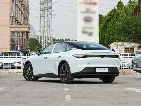 2025�� 560MAX 185kW