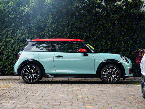 2025�� JOHN COOPER WORKS