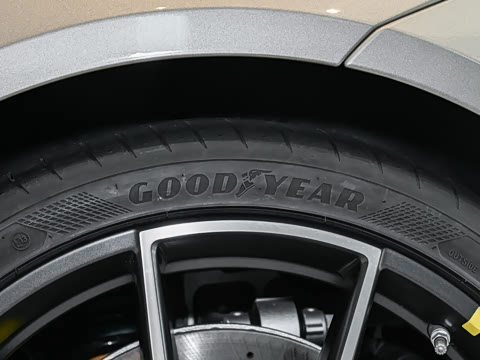 2025�� 2.0T DCT Turbo SE