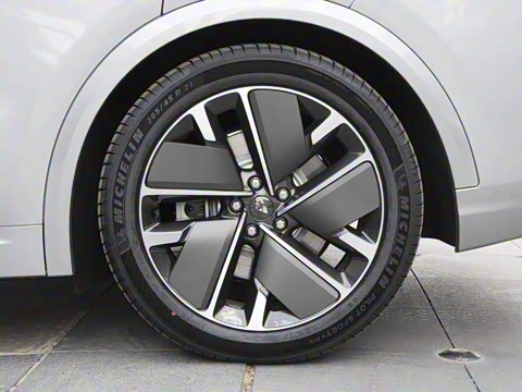 2025�� Ultra ���ܻ��°�