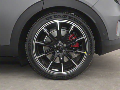 2025�� BRABUS ���ܰ�