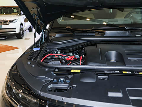 2025�� 400PS Dynamic HSE