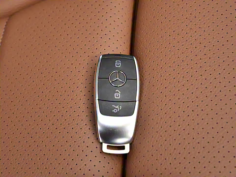 2023�� GLC 260 4MATIC ����SUV