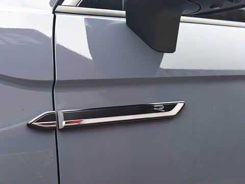 2020�� 380TSI �������������