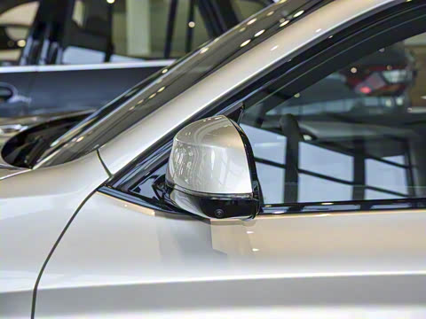 2021�� �Ŀ� xDrive 25i M�˶���ҹ��װ