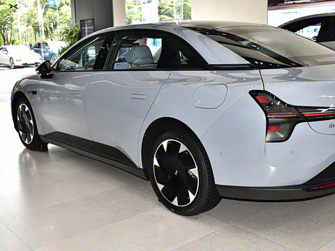 2025�� 600 �������� Max