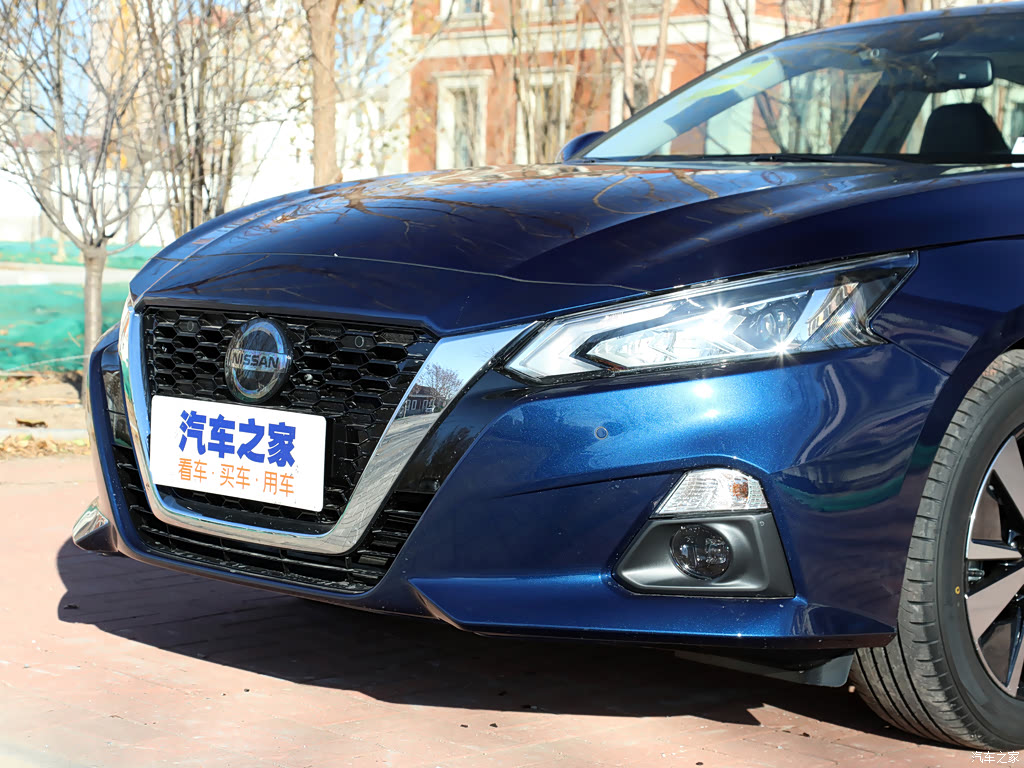 ad1 智行领航版此配置为选装,请以实车为准 分类: 外观颜色: 极光蓝