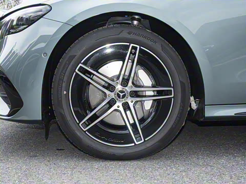 2025�� �Ŀ� E 300 ʱ�����˶���