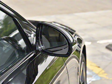 2025�� �Ŀ� E 300 ʱ�����˶���