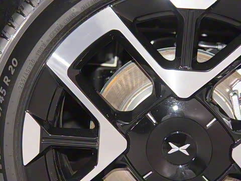 2025�� 702 �������� Ultra