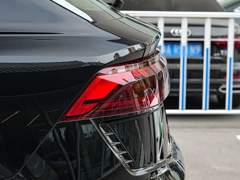 2025�� RS Q8 4.0T performance