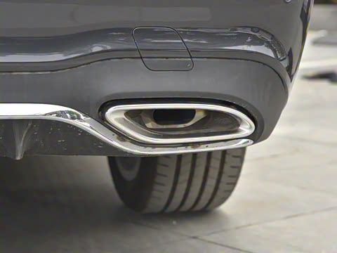 2023�� �Ŀ� E 300 L �˶�������