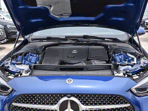 2025�� �Ŀ� C 260 L �˶���