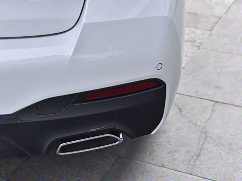 2022�� �Ŀ� 525i M�˶���װ