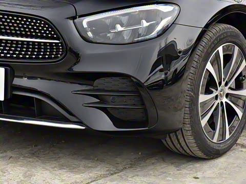 2022�� �Ŀ� E 350 e L ���ʽ��϶����˶��γ�