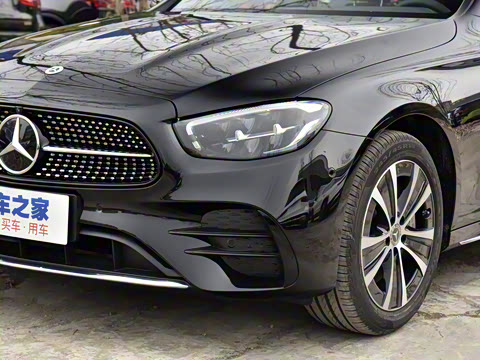 2022�� �Ŀ� E 350 e L ���ʽ��϶����˶��γ�