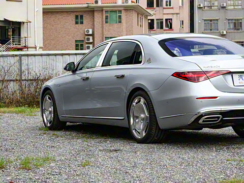 2025�� �Ŀ� S 680 4MATIC