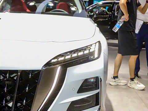 2025�� 2.0T ������