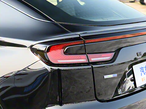 2022�� �Ŀ� EcoBoost 245 ST-Line