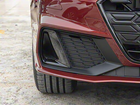 2025�� 55 TFSI quattro ������