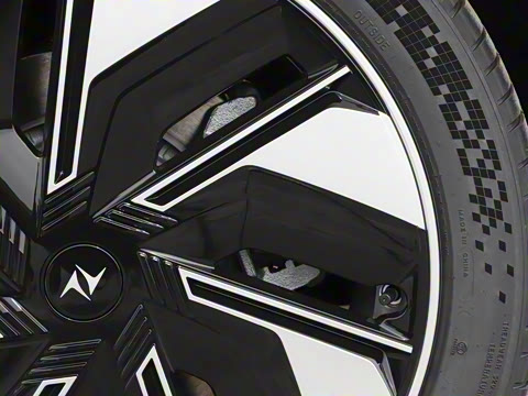 2025�� 636Ultra�Ǽݰ� 5��