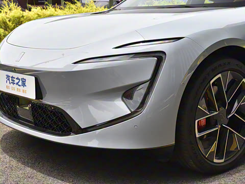 2025�� �Ŀ� Ultra���̰�