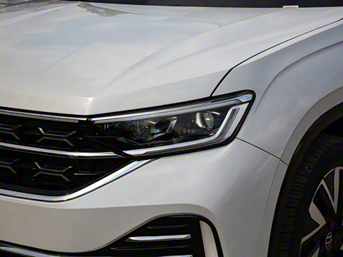 2023�� �Ŀ� 380TSI ����R-Line���ܰ�