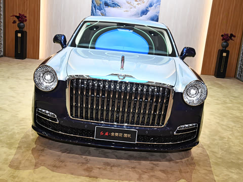 2025�� 4.0T V8 ��ͤ���϶��ư�