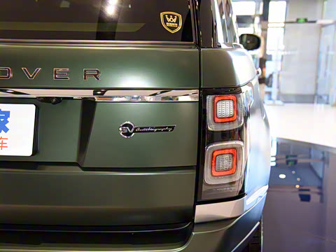 2022�� 5.0 SC V8 565PS SVA�۷��ذ�