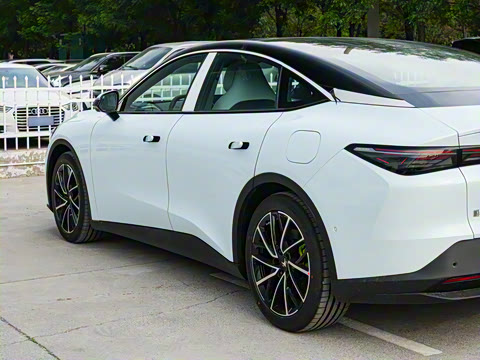 2025�� 560MAX 185kW