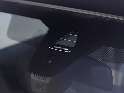 2025�� M240i xDrive